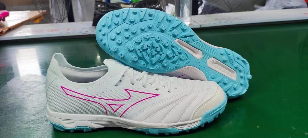 Mizuno Morelia Neo Sala β Japan TF Low-Tops Soccer Shoes - White/Blue/Red