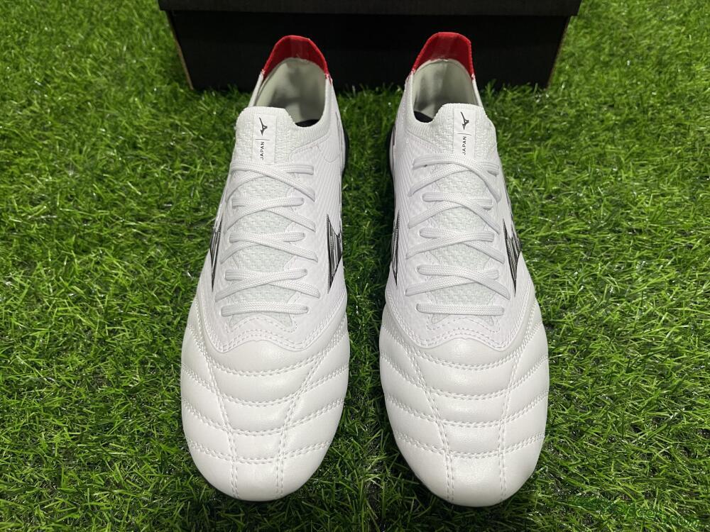 Mizuno Morelia Neo 4 FG Low-Tops Soccer Cleats - White/Black/Red