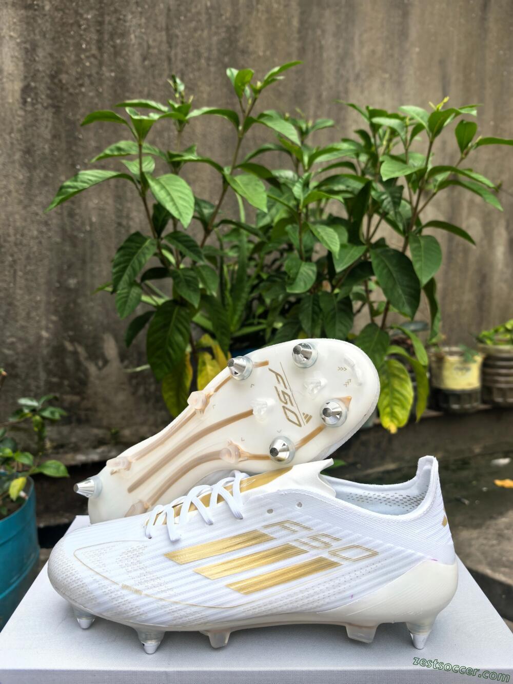 Adidas F50 Elite SG Low-Tops Soccer Cleats - White/Gold