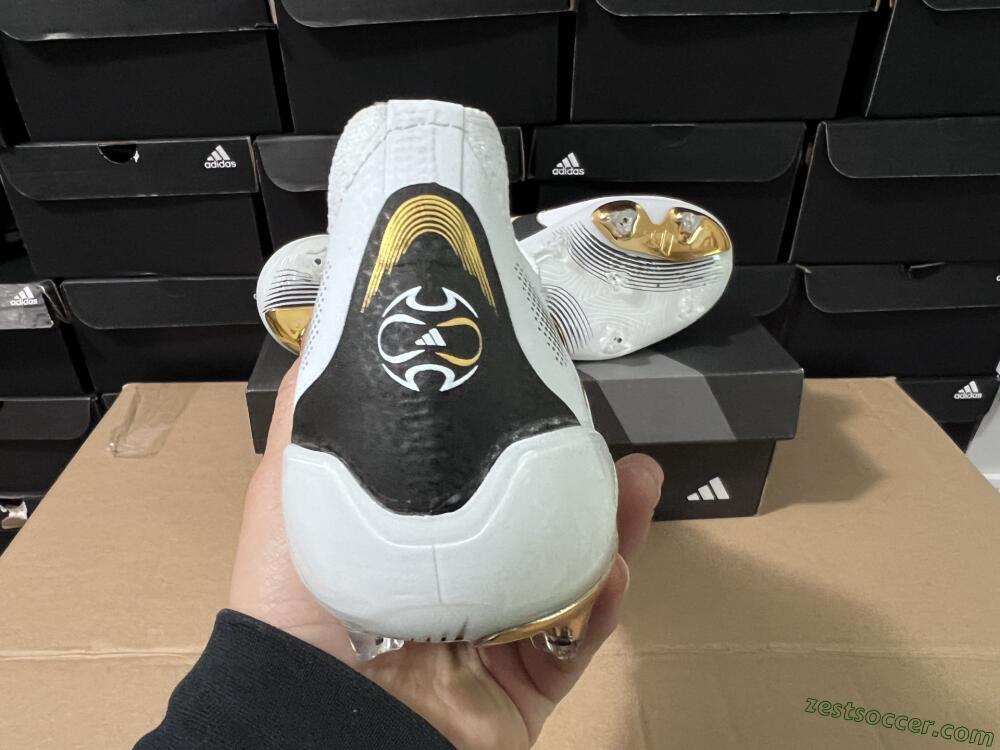 Adidas Predator Laceless Elite 25 FG Low-Tops Soccer Cleats - White/Black/Gold