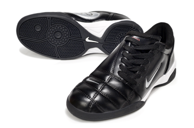 Nike Total 90 II IC Low-Tops Soccer Shoes - Black/White