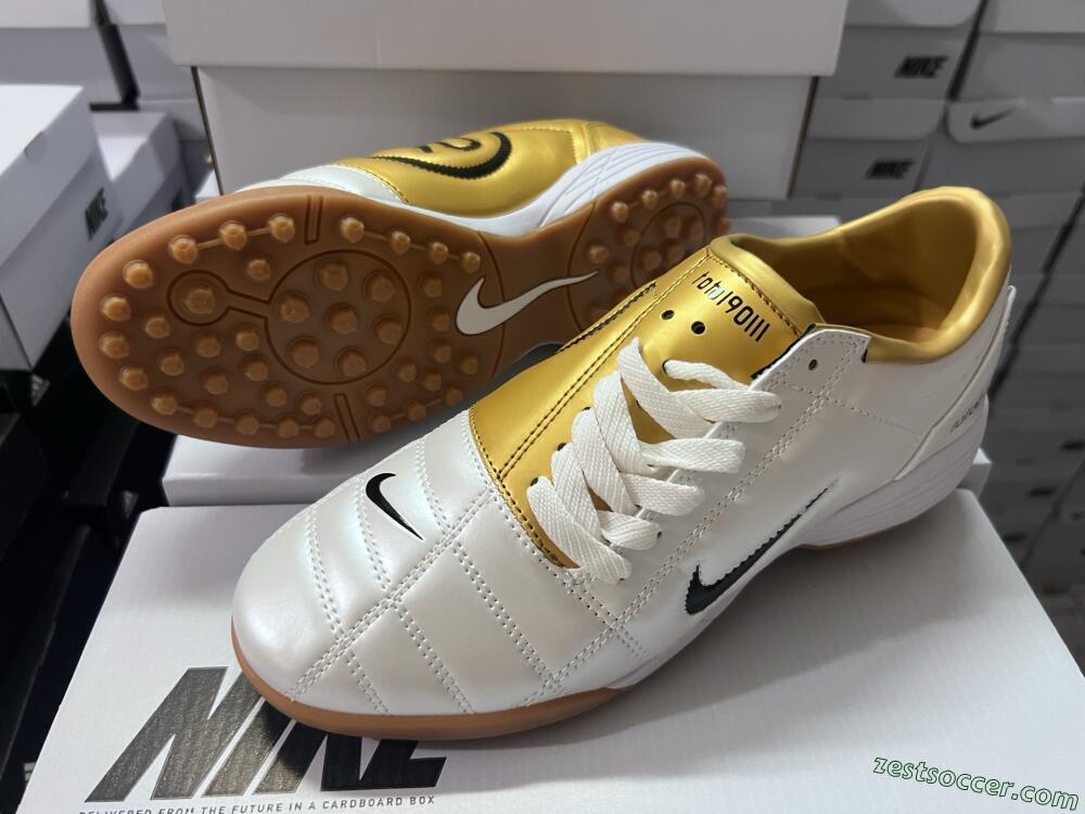 Nike Total 90 II TF Low-Tops Soccer Shoes - Silver/Black/Gold