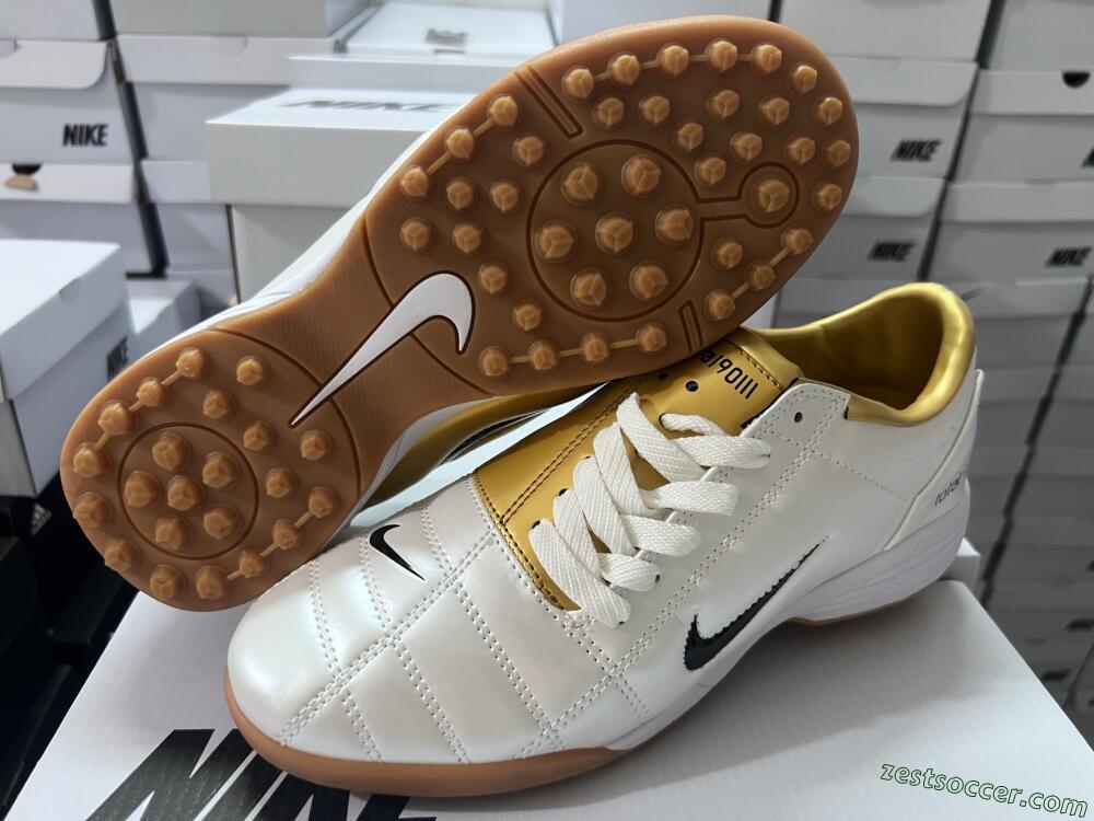 Nike Total 90 II TF Low-Tops Soccer Shoes - Silver/Black/Gold