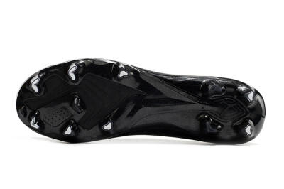 Puma Ultra Ultimate FG Low-Tops Soccer Cleats - Black/Whtie
