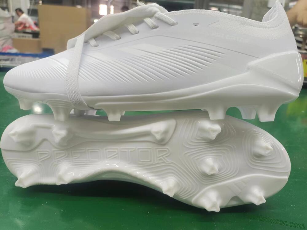 Adidas Predator Elite Foldover Tongue FG Low-Tops Soccer Cleats - White/Beige