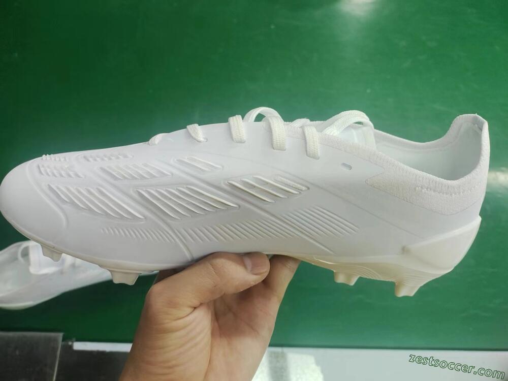 Adidas Predator Accuracy.1 FG Low-Tops Soccer Cleats - White/Beige