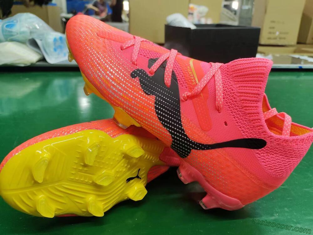 Puma Future Ultimate FG Low-Tops Soccer Cleats - Pink/Black/Yellow