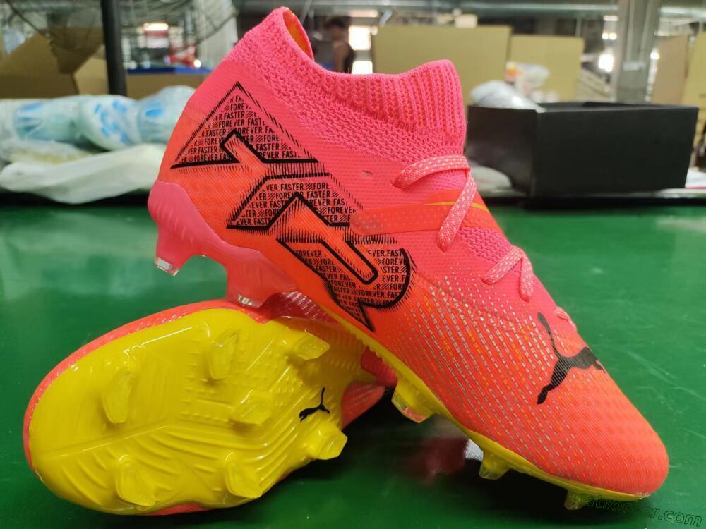 Puma Future Ultimate FG Low-Tops Soccer Cleats - Pink/Black/Yellow