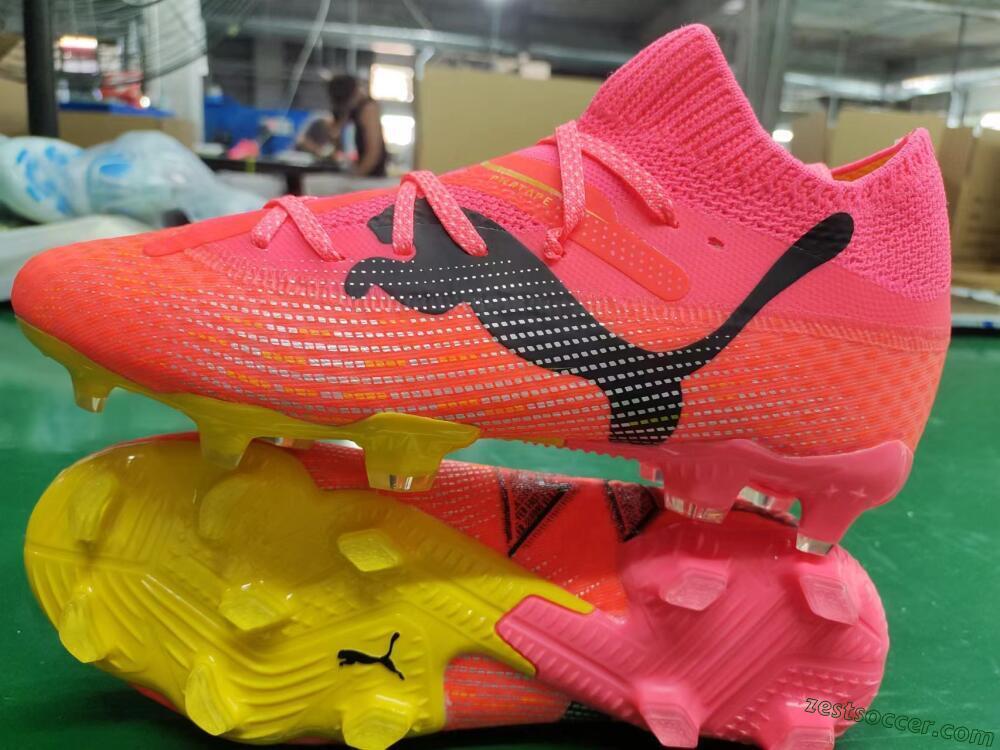 Puma Future Ultimate FG Low-Tops Soccer Cleats - Pink/Black/Yellow