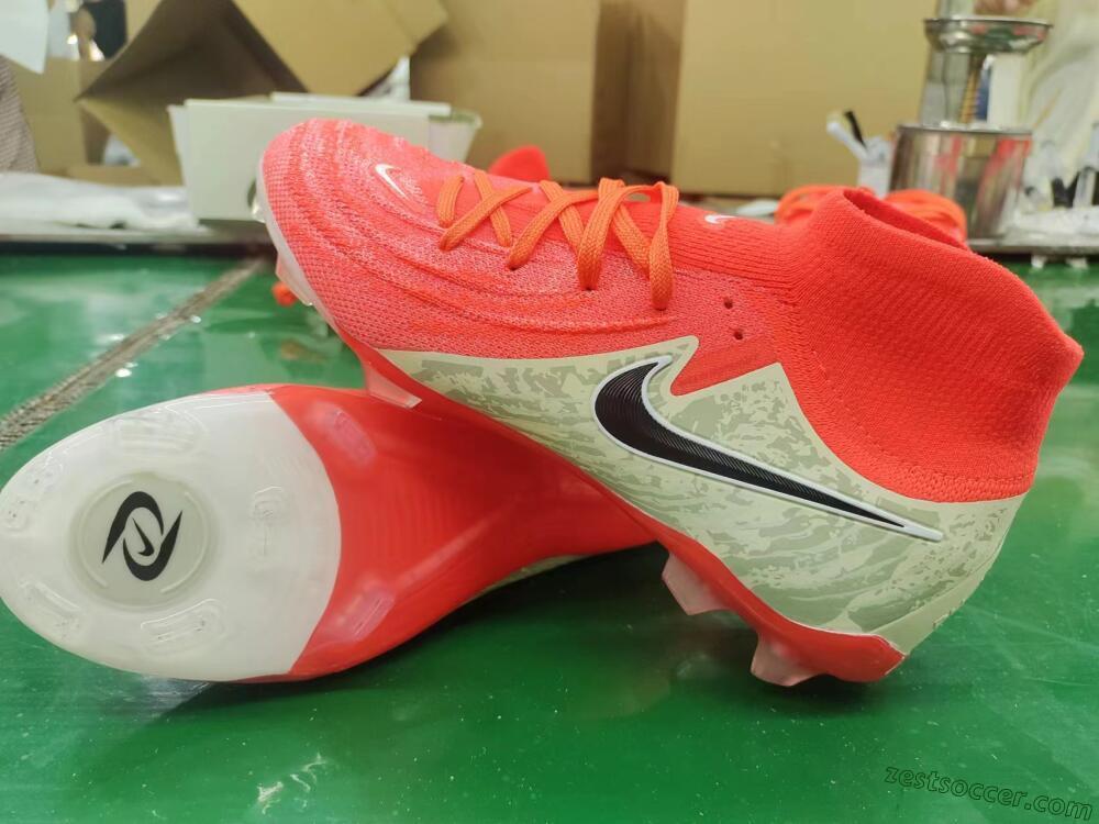 Nike Phantom Luna Elite FG High-Tops Soccer Cleats - Red/Brown/Black