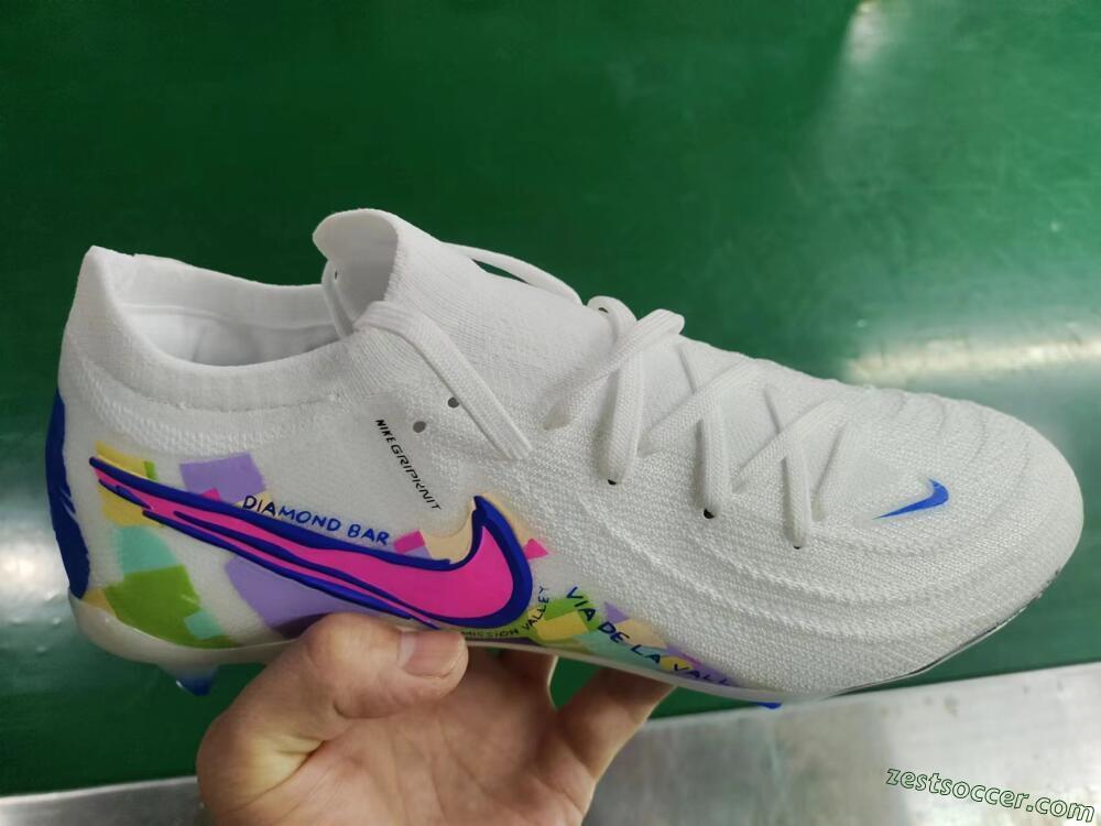 Nike Phantom Luna Elite NU FG Low-Tops Soccer Cleats - Beige/Blue/Yellow/Pink