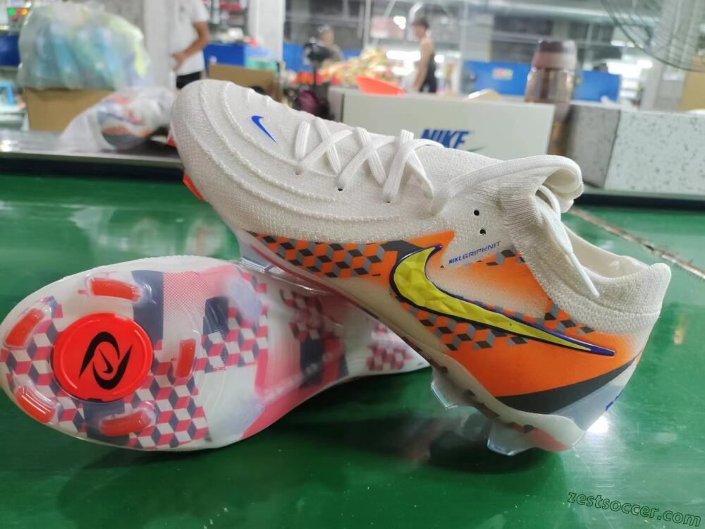 Nike Phantom Luna 2 Elite Olympics 2024 FG Low-Tops Soccer Cleats - White/Multicolor