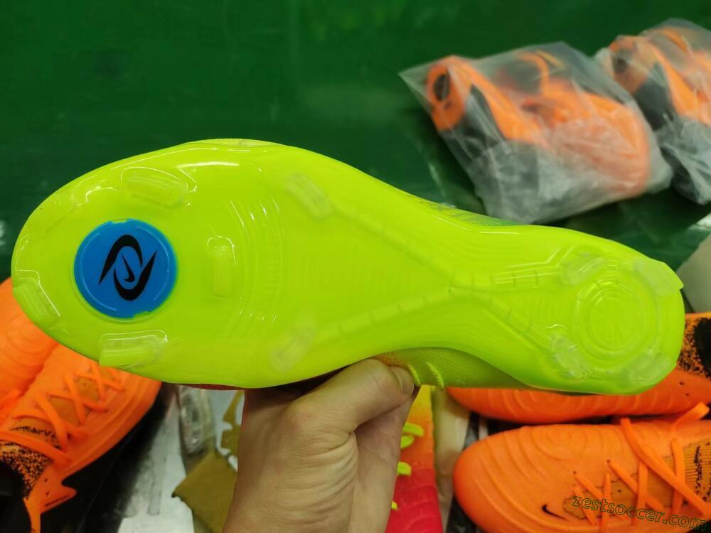 Nike Phantom Luna Elite NU FG Low-Tops Soccer Cleats - Yellow/Black/Orange