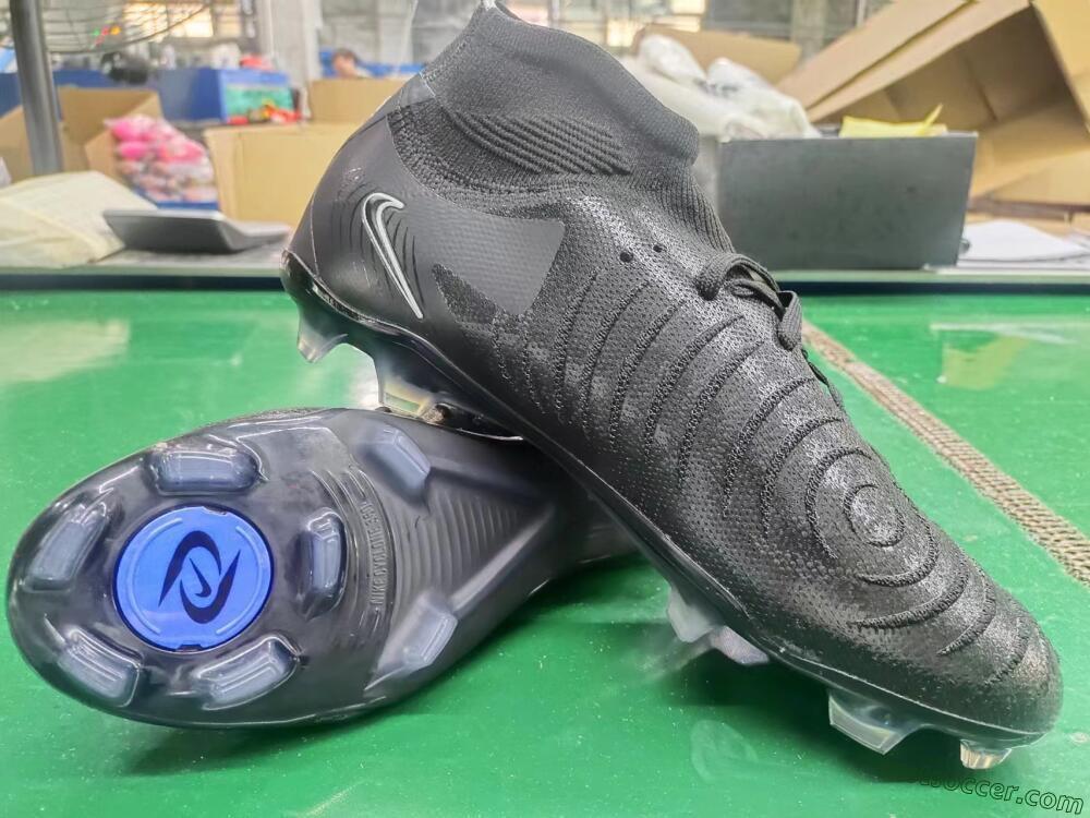 Nike Phantom Luna Elite FG High-Tops Soccer Cleats - Black/White/Blue