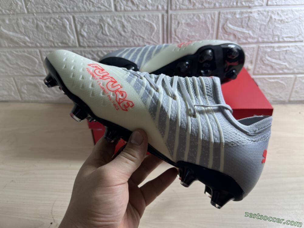 Puma Future Z 1.3 Instinct FG Low-Tops Soccer Cleats - Grey/White