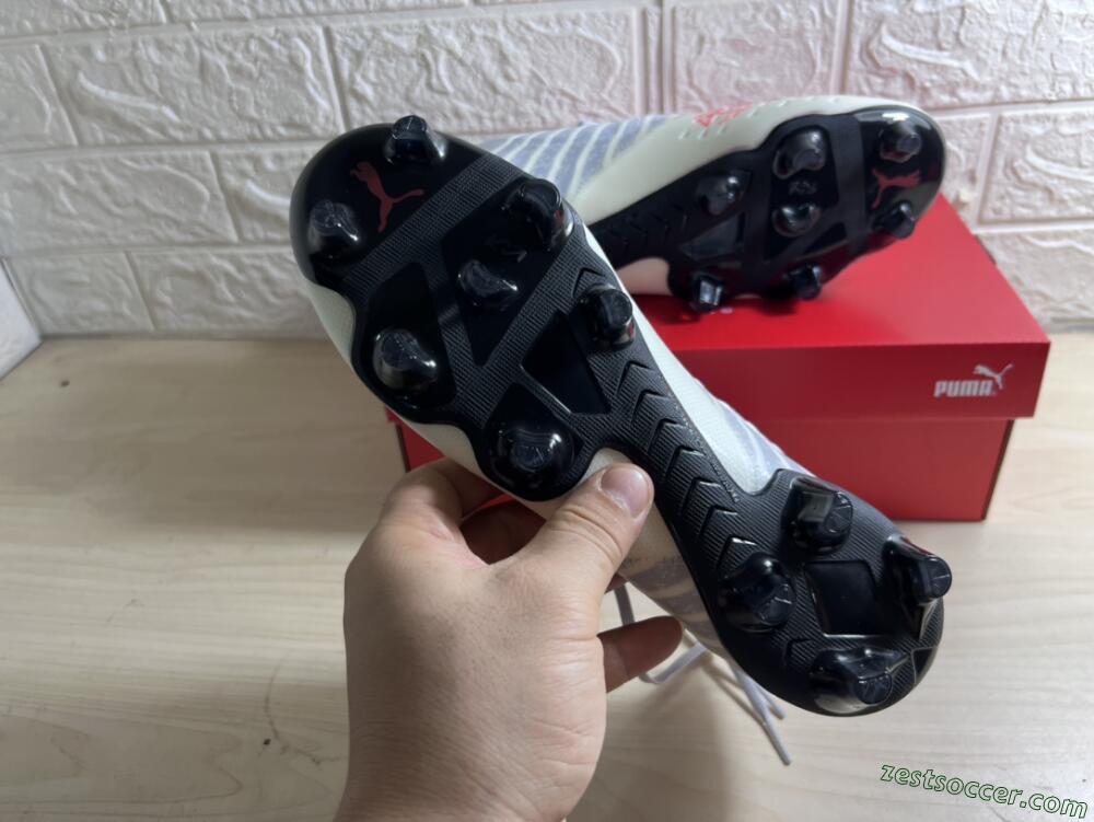 Puma Future Z 1.3 Instinct FG Low-Tops Soccer Cleats - Grey/White