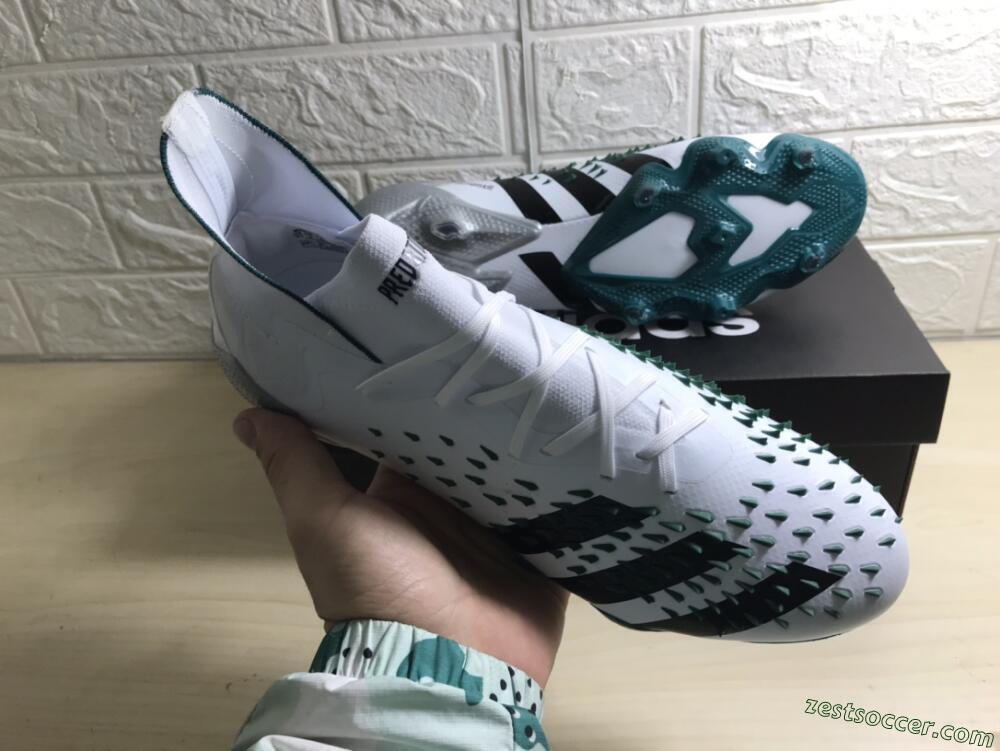 Adidas Predator Freak.1 FG Low-Tops Soccer Cleats - White/Green/Black