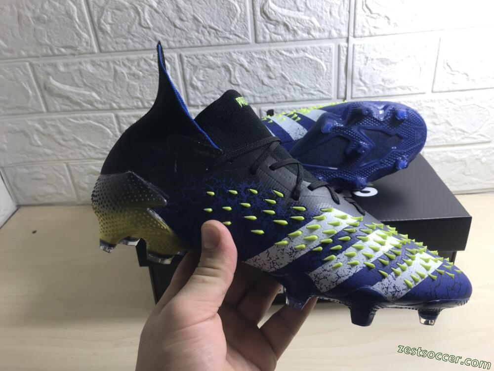 Adidas Predator Freak.1 FG High-Tops Soccer Cleats - Black/Blue/White