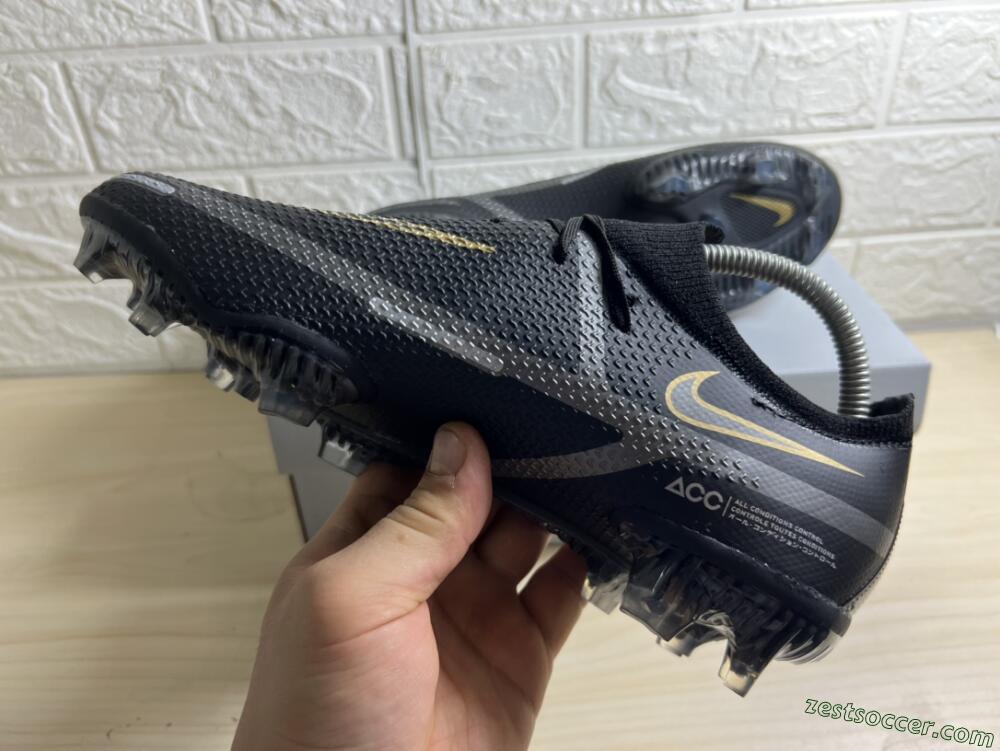 Nike Phantom GT 2 FG Low-Tops Soccer Cleats - Black/Silver/Gold
