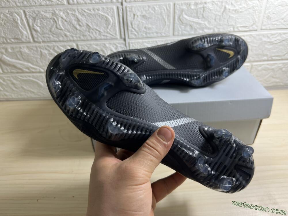 Nike Phantom GT 2 FG Low-Tops Soccer Cleats - Black/Silver/Gold