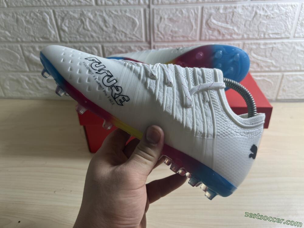 Puma Future Z 1.3 Instinct MG Low-Tops Soccer Cleats - White/Black