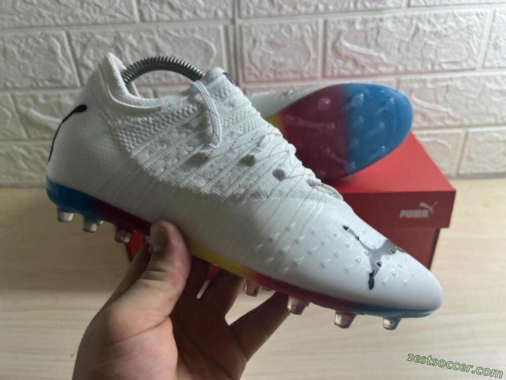 Puma Future Z 1.3 Instinct MG Low-Tops Soccer Cleats - White/Black
