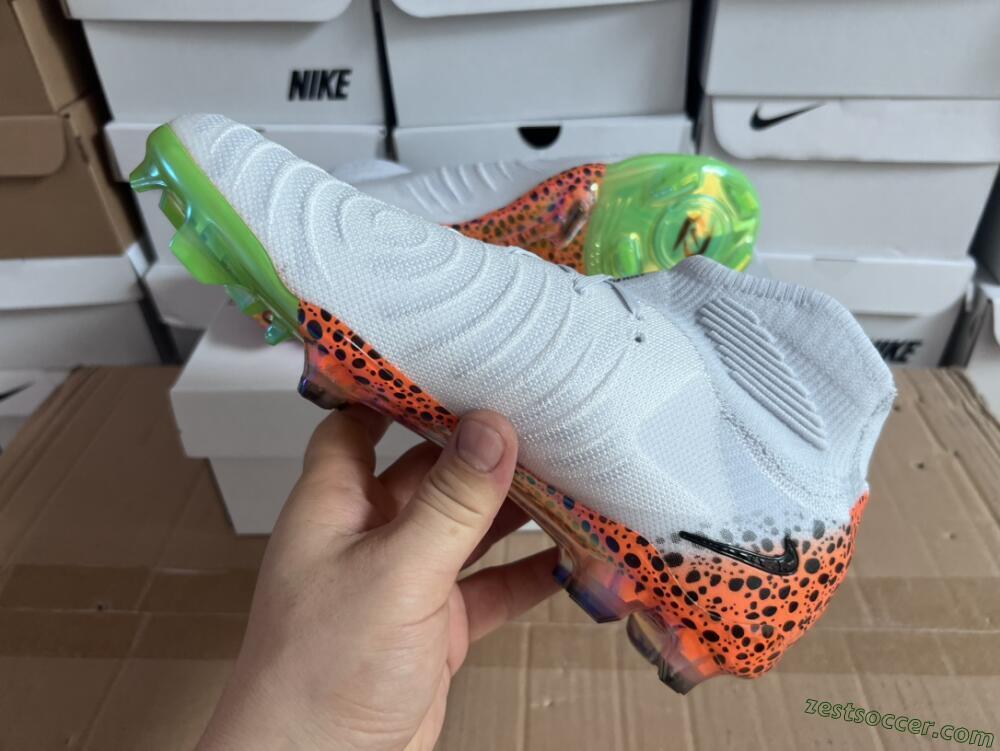 Nike Phantom Luna Elite NU FG High-Tops Soccer Cleats - White/Black/Orange