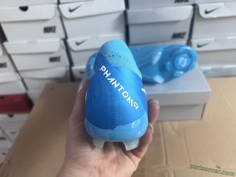 Nike Phantom Luna Elite NU FG Low-Tops Soccer Cleats - Light Blue/White