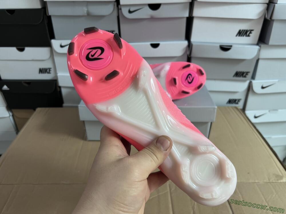Nike Phantom Luna Elite FG Low-Tops Soccer Cleats - Pink/Black