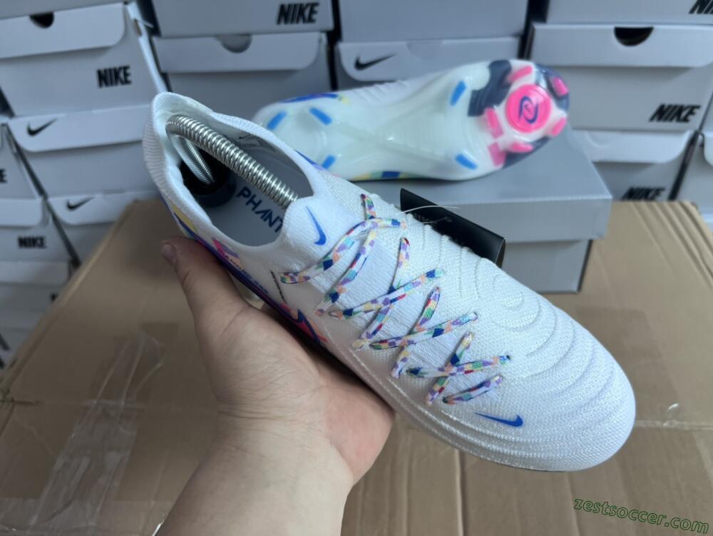 Nike Phantom Luna Elite NU FG Low-Tops Soccer Cleats - Beige/Blue/Yellow/Pink
