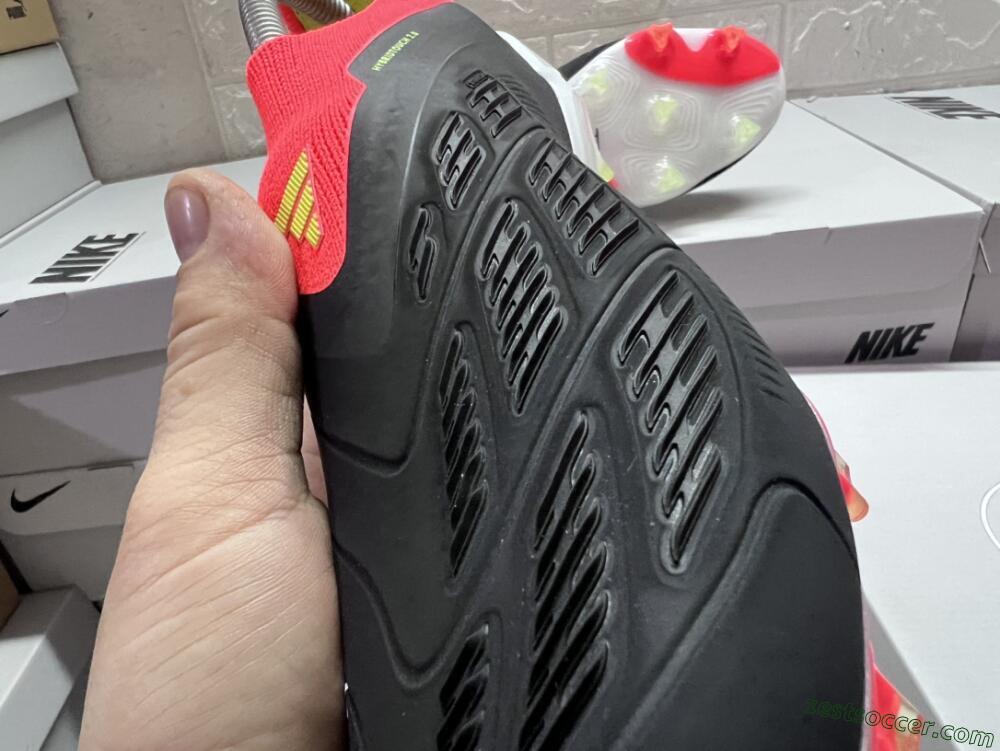 Adidas Predator Elite Laceless FG Low-Tops Soccer Cleats - Black/White/Red