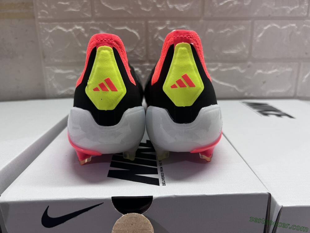 Adidas Predator Elite Laceless FG Low-Tops Soccer Cleats - Black/White/Red