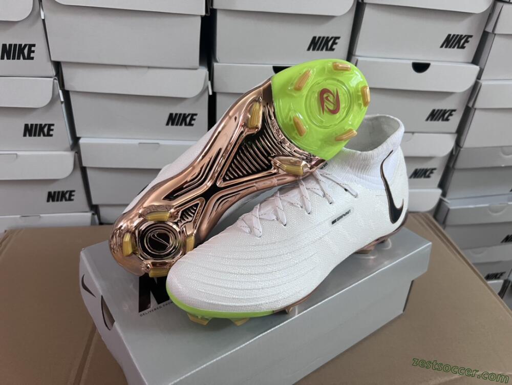 Nike Phantom Luna Elite NU FG High-Tops Soccer Cleats - White/Gold/Black