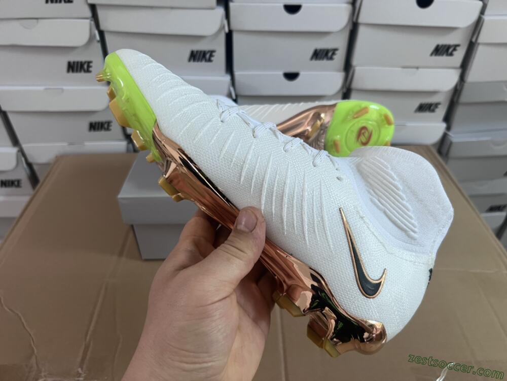 Nike Phantom Luna Elite NU FG High-Tops Soccer Cleats - White/Gold/Black