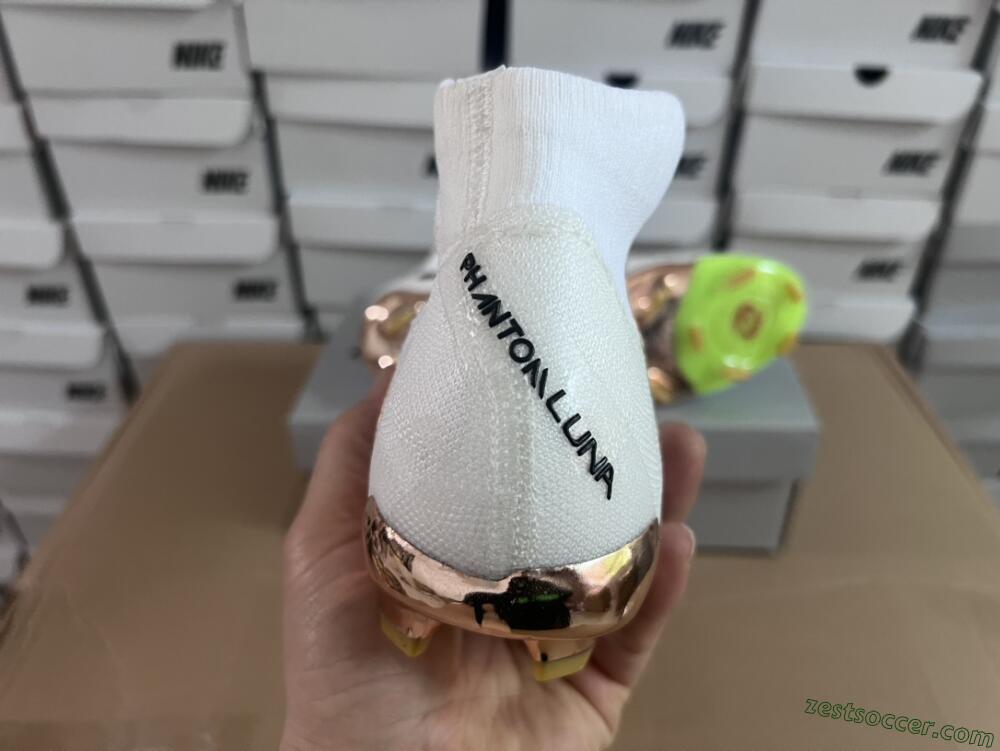 Nike Phantom Luna Elite NU FG High-Tops Soccer Cleats - White/Gold/Black