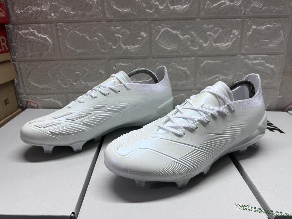 Adidas Predator Accuracy.1 FG Low-Tops Soccer Cleats - White/Beige
