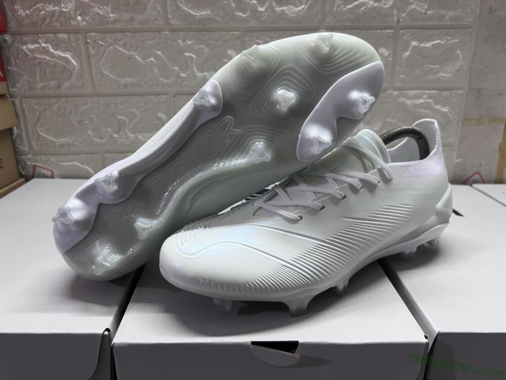 Adidas Predator Accuracy.1 FG Low-Tops Soccer Cleats - White/Beige