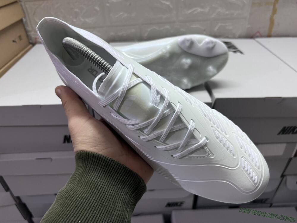 Adidas Predator Accuracy.1 FG Low-Tops Soccer Cleats - White/Beige
