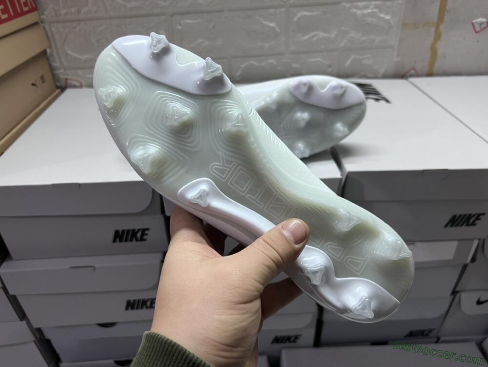 Adidas Predator Accuracy.1 FG Low-Tops Soccer Cleats - White/Beige