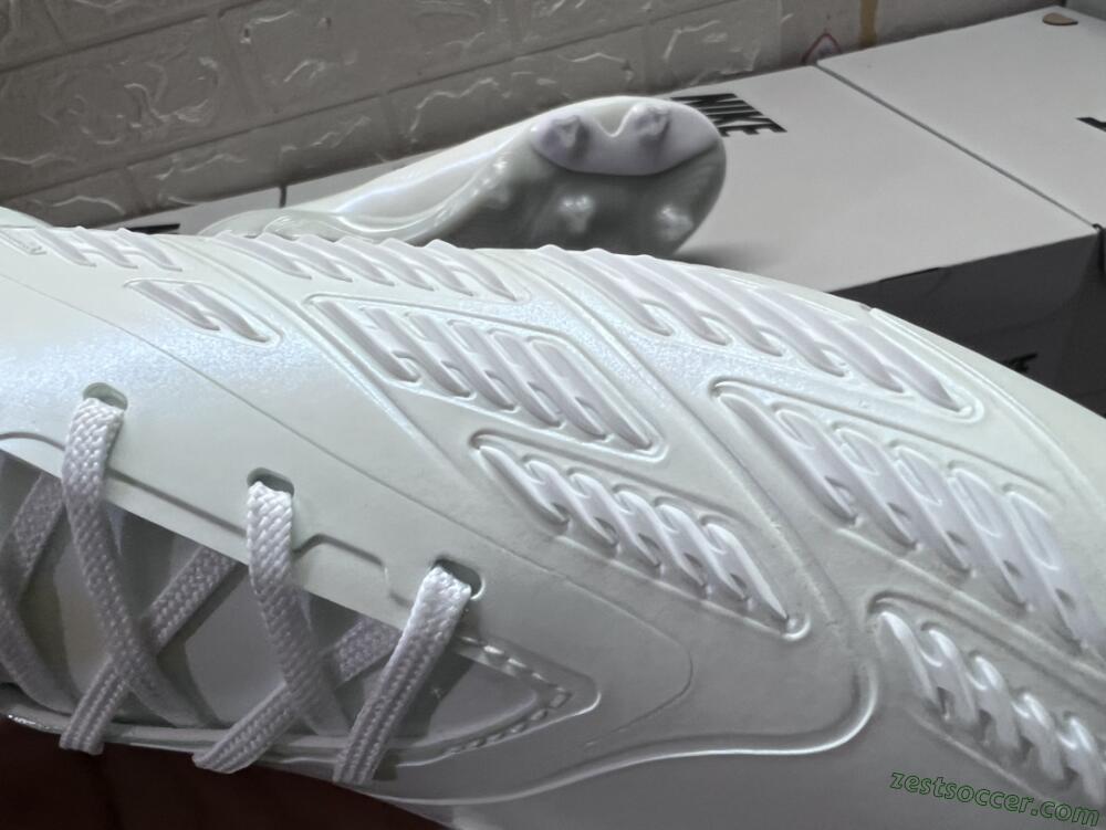 Adidas Predator Accuracy.1 FG Low-Tops Soccer Cleats - White/Beige