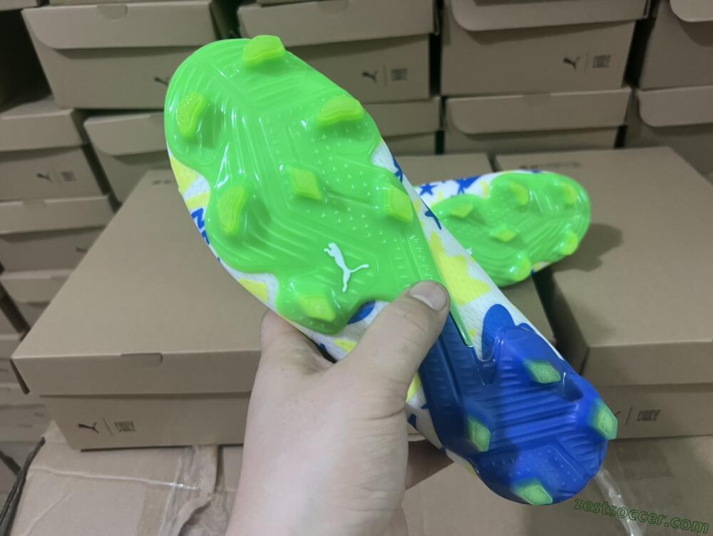 Puma Future Ultimate DNA FG Low-Tops Soccer Cleats - White/Blue/Yellow/Green