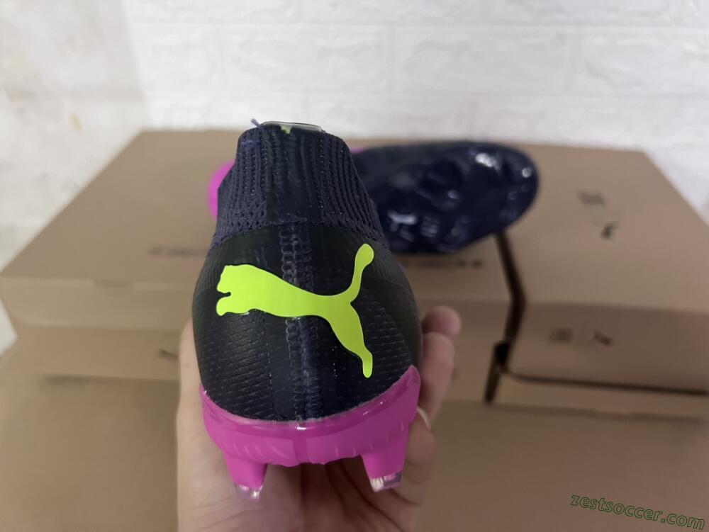 Puma Future Ultimate FG Low-Tops Soccer Cleats - Purple/Pink/Green