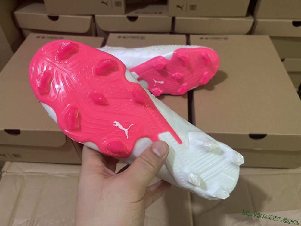 Puma Future Ultimate FG Low-Tops Soccer Cleats - White/Pink/Black