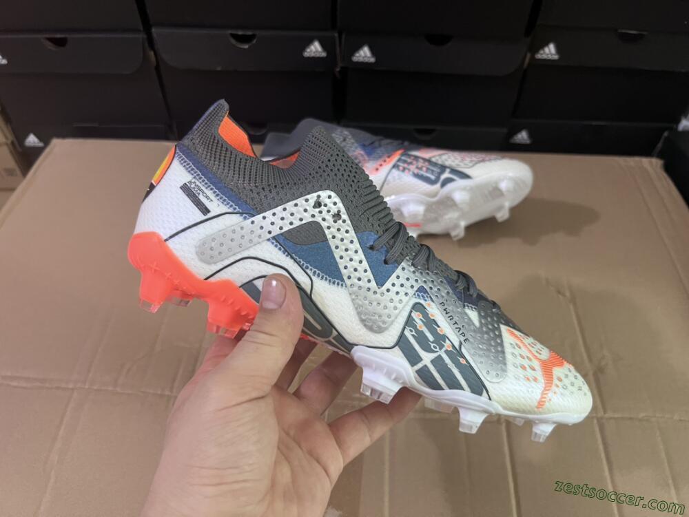 Puma Future Ultimate FG Low-Tops Soccer Cleats - White/Silver/Black