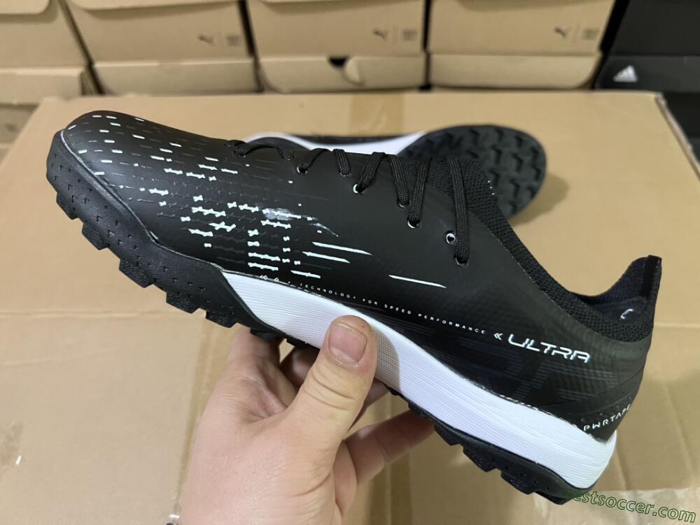 Puma Ultra Ultimate TF Low-Tops Soccer Shoes - Black/White