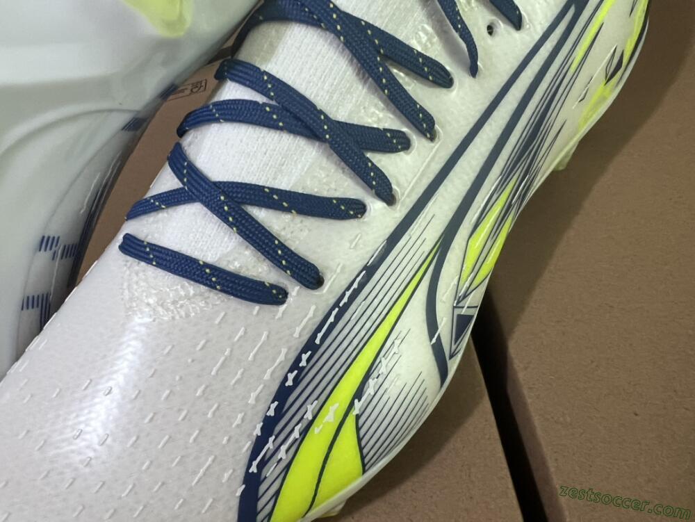 Puma Ultra Ultimate FG Low-Tops Soccer Cleats - White/Blue/Green