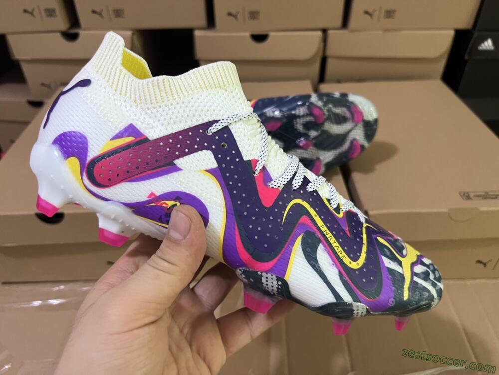 Puma Future Ultimate FG Low-Tops Soccer Cleats - White/Rainbow