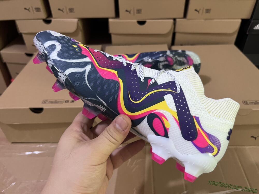 Puma Future Ultimate FG Low-Tops Soccer Cleats - White/Rainbow