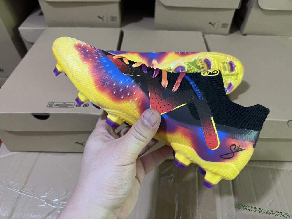 Puma Future Ultimate FG Low-Tops Soccer Cleats - Black/Purple/Yellow