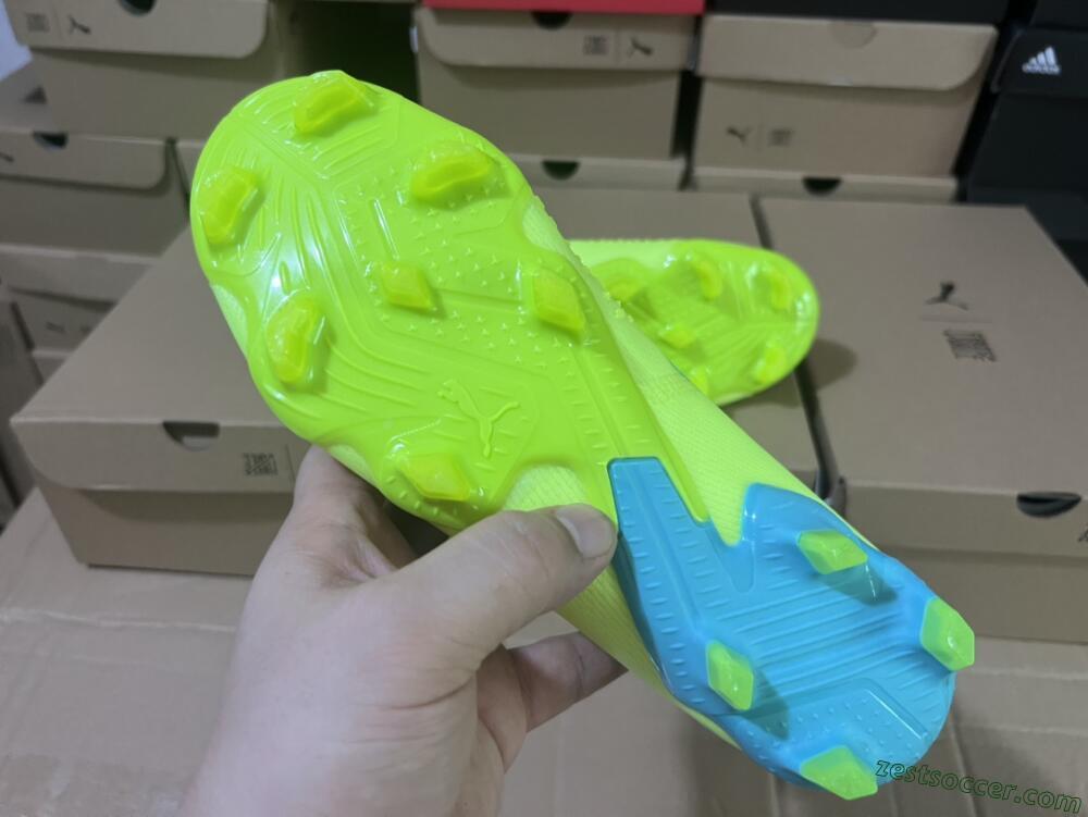 Puma Future Ultimate FG Low-Tops Soccer Cleats - Green/Blue/Black